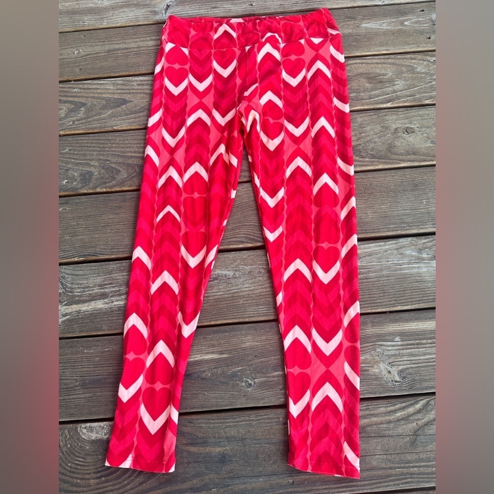 LuLaRoe red tall & curvy Valentine leggings